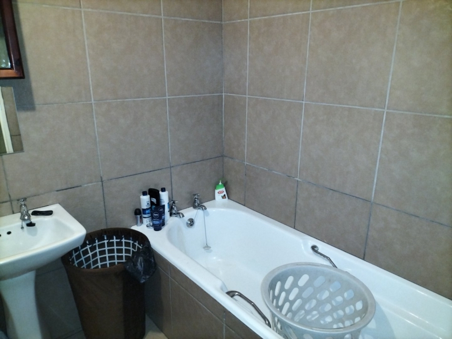 To Let 3 Bedroom Property for Rent in Universitas Free State